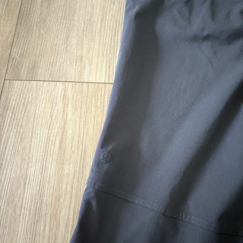 Lululemon Men's Gray Dress Pants Straight Fit Stretch Zip Pocket Size 36 32